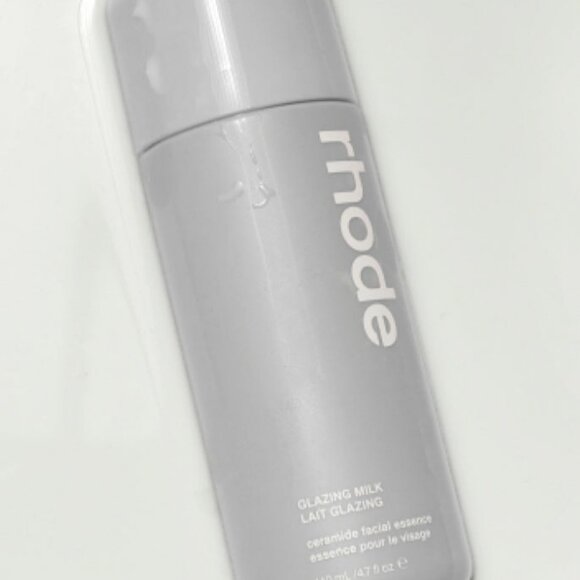 Rhode Glazing Milk - Picture 3 of 3